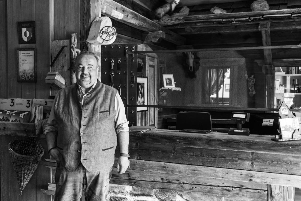 Hotel Kirchenwirt Dobbiaco Eksteriør bilde